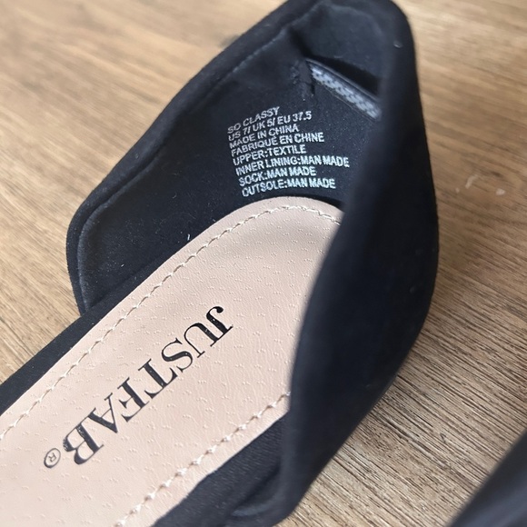 JustFab Woman’s Suede Flats- NWOT - Picture 7 of 9